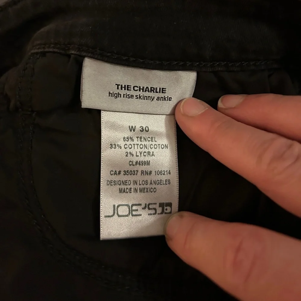 Joe’s Jeans The Charlie Skinny High Rise Jeans Size 30